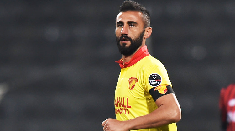 Sahaların eskitemediği oyuncudan yeni imza!