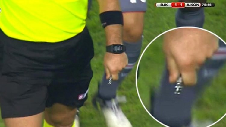 Sahaya bıçak atan taraftar hakkında karar çıktı