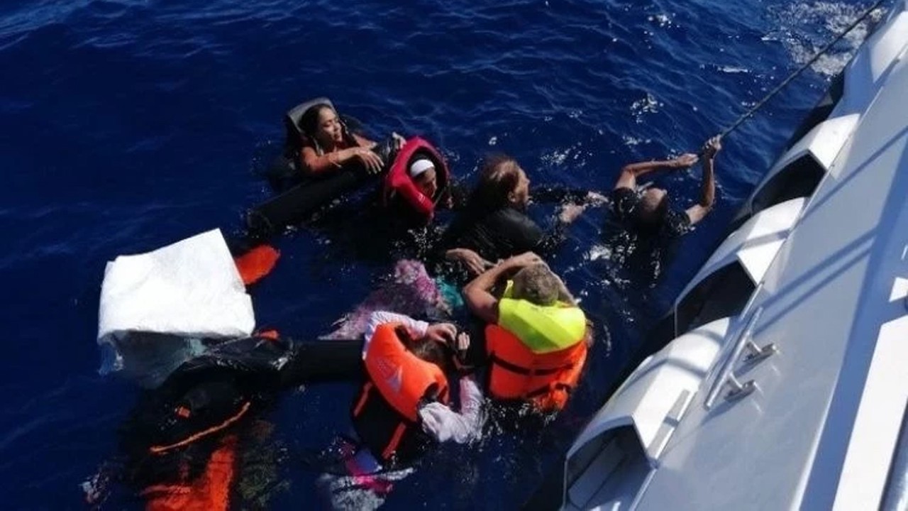 Sahil güvenlikten direk öldürmeye teşebbüs! Yunan çarpmamış resmen katletmiş