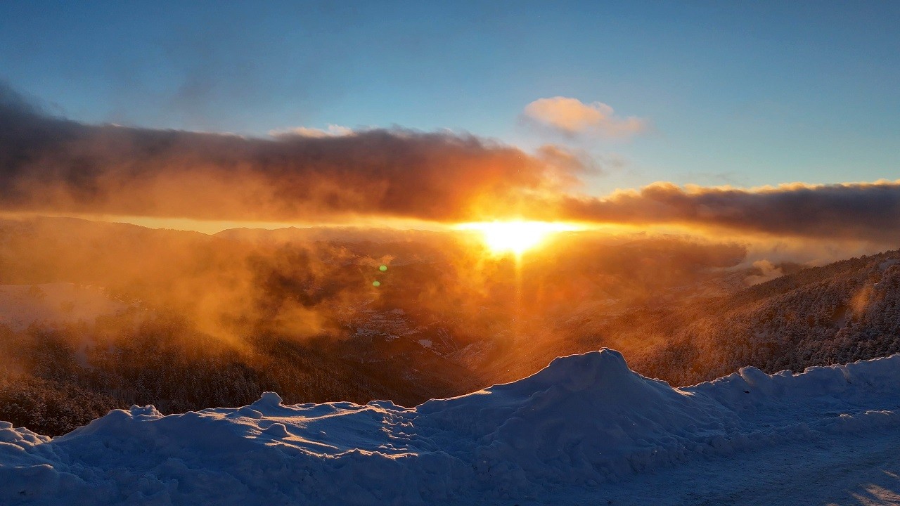Sahile en yakın kayak merkezinde kar kalınlığı 1 metreye yaklaştı!