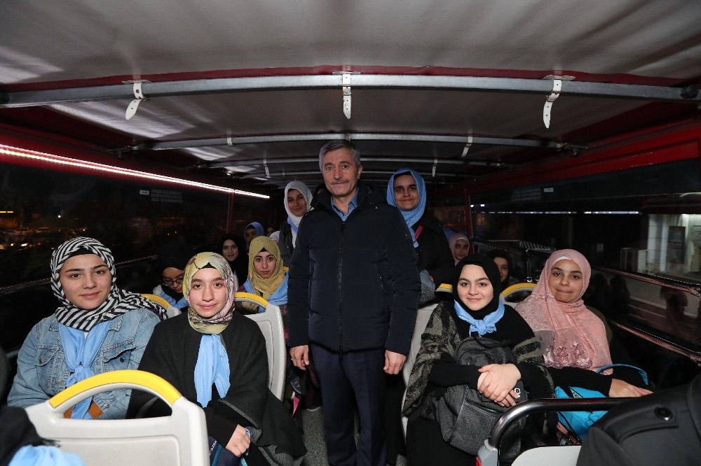 Şahinbey 164 öğrenciyi umreye uğurladı 