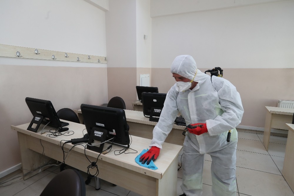 Şahinbey Belediyesi dezenfekte çalışmalarını sürdürüyor 