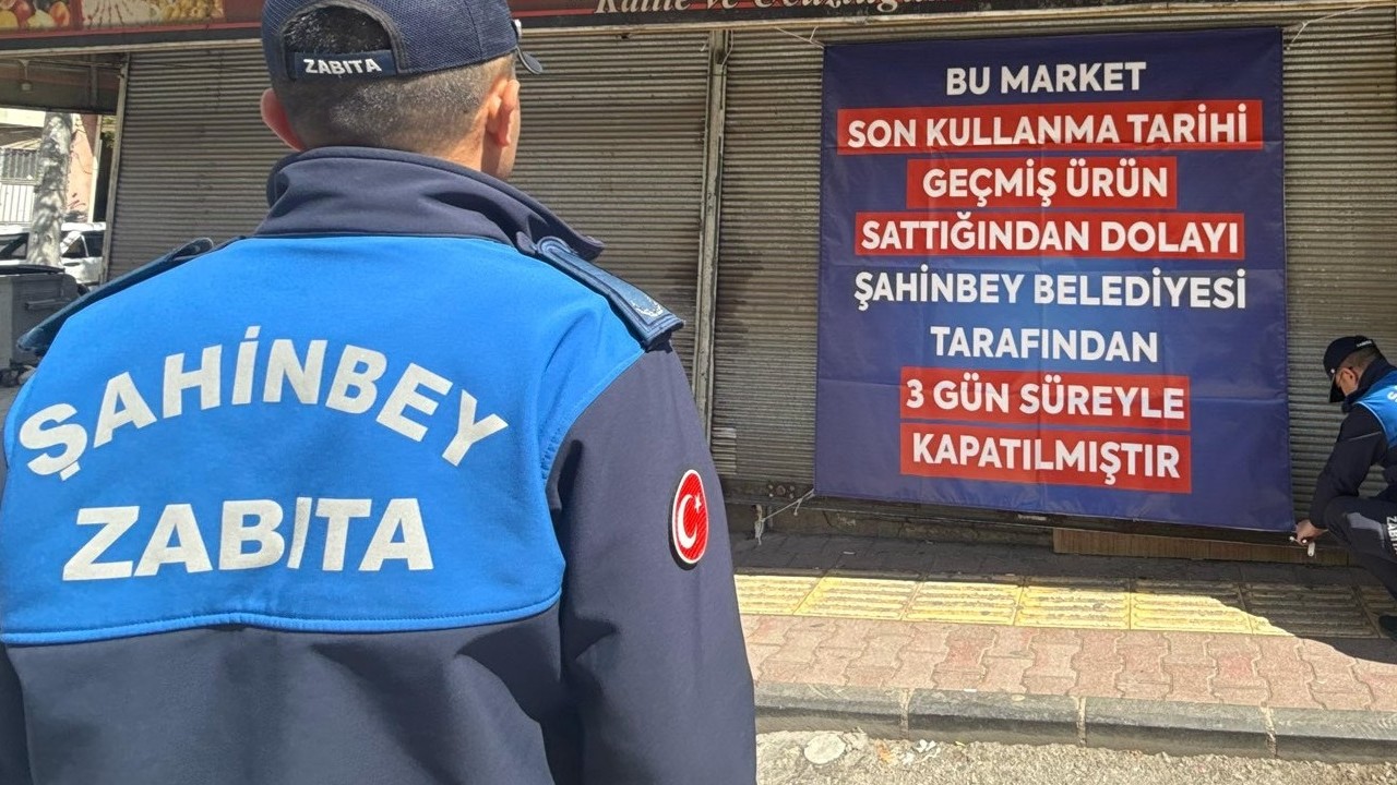 Şahinbey Belediyesi tarihi geçmiş ürün satan iş yerlerine göz açtırmıyor