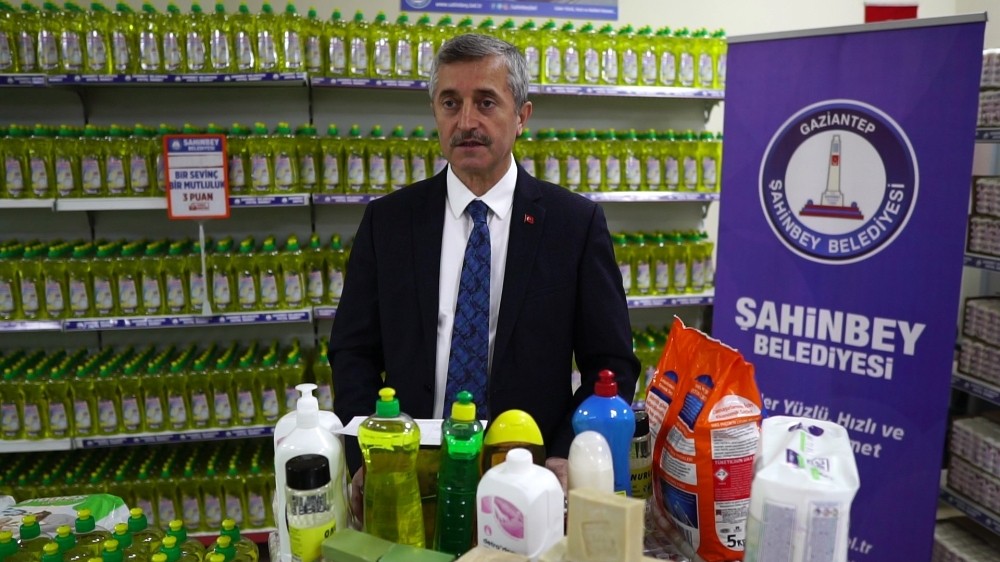 Şahinbey Belediyesi’nden binlerce aileye biner TL destek 