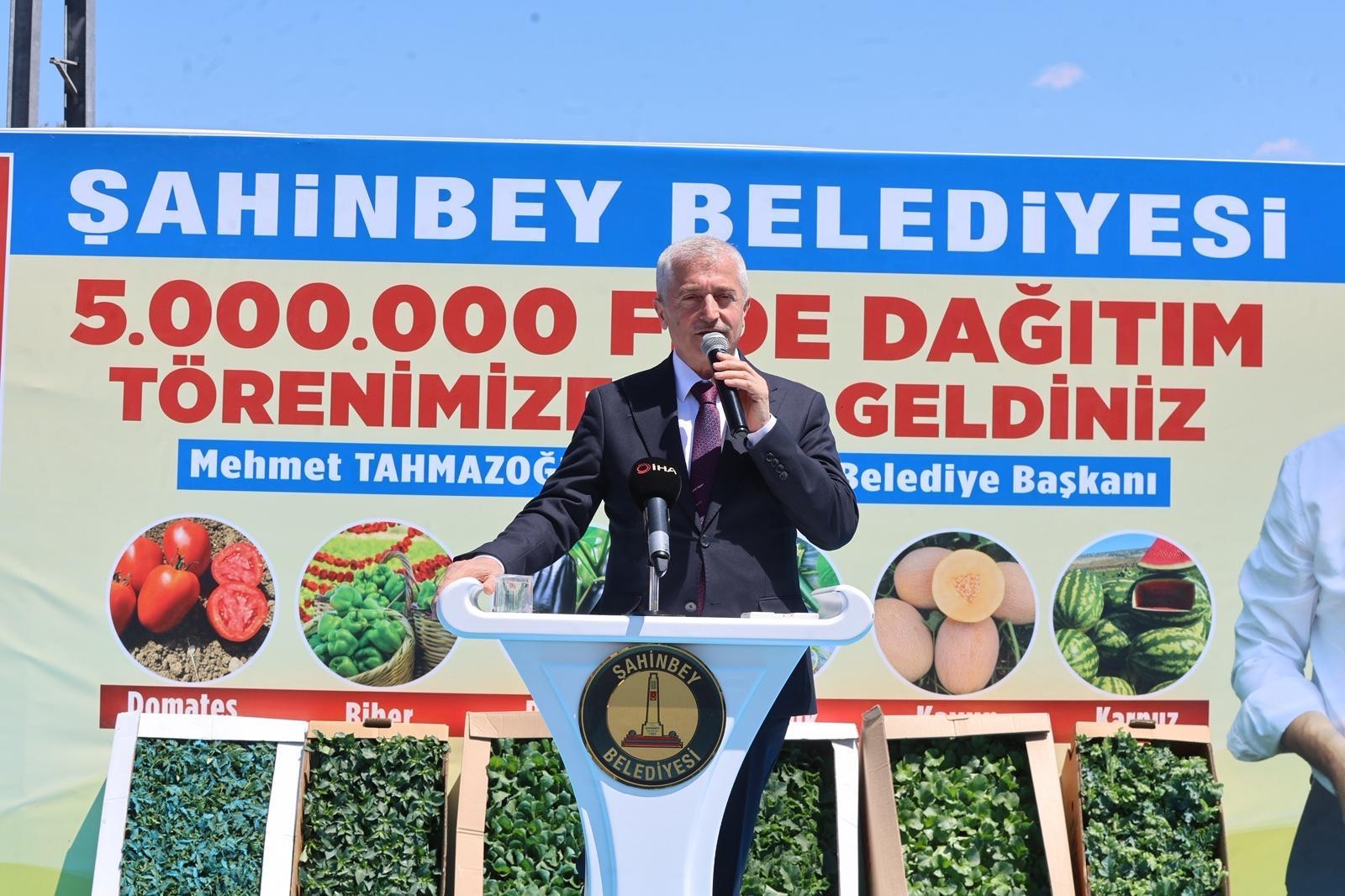 Şahinbey Belediyesi'nden çiftçilere 53 milyon'dan fazla fide
