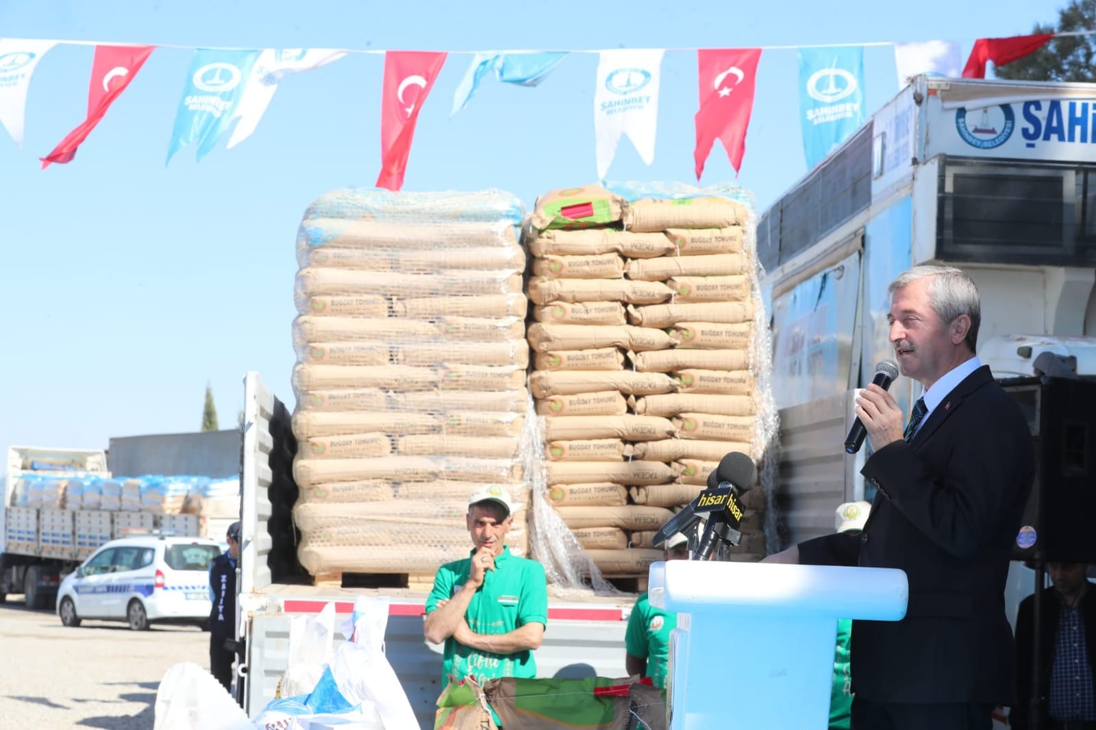 Şahinbey Belediyesi'nden çiftçilere 7.000 kamyonluk destek