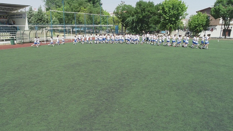 Şahinbey yaz spor okullarına yoğun ilgi 