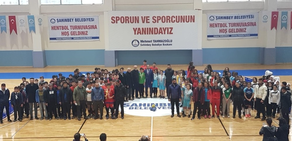 Şahinbey’de hentbol rüzgarı 