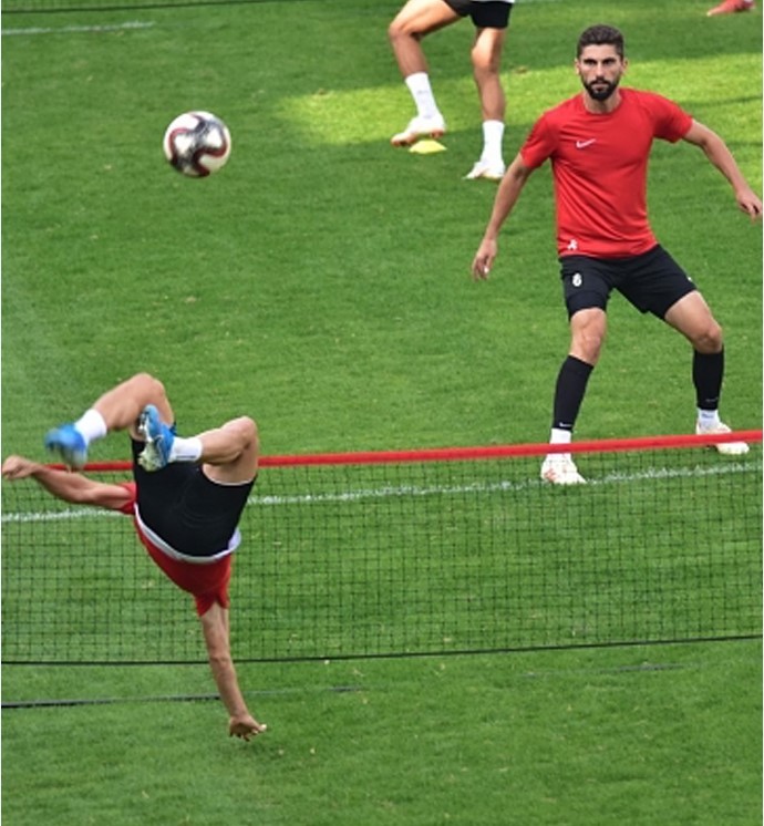 Şahinbey’den Talat Özkarslı ayak tenisi turnuvası 