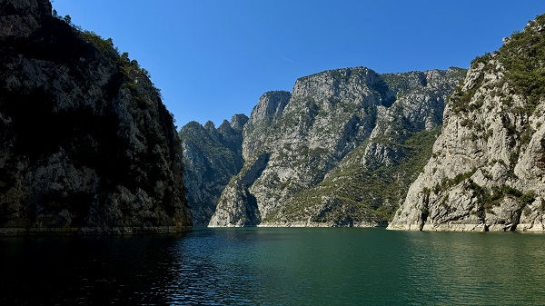 Şahinkaya Kanyonu ziyaretçi akınına uğradı