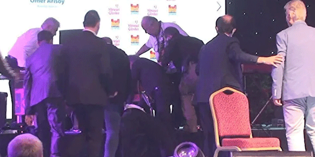 Sahnede bir anda yere yığıldı! Sanatçı hayatını kaybetti