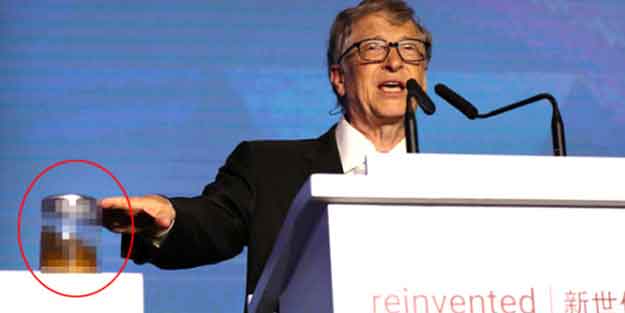 Sahneye çıkan Bill Gates, konuşmasını insan dışkısıyla yaptı
