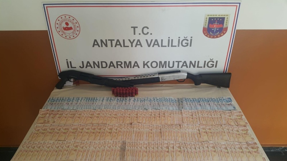 Sahte 23 bin TL vererek 17 kurbanlık alan şüpheliler yakalandı 