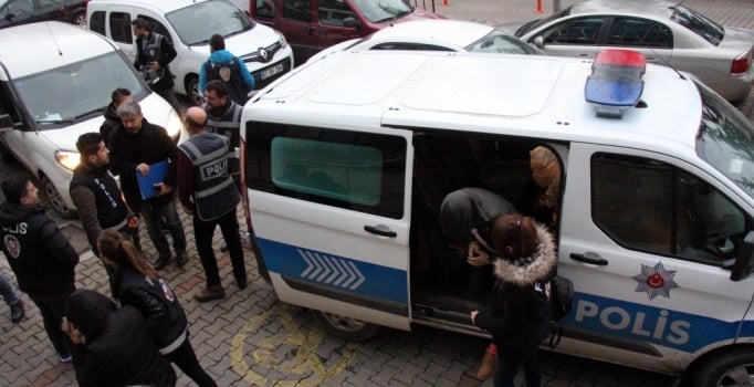 Sahte çağrı merkezi dolandırıcıları adliyeye sevk edildi