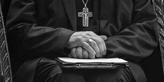 Sahte Covid sertifakası dağıtan rahip tutuklandı