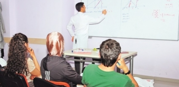 Sahte isimlerle öğrenci kaydı