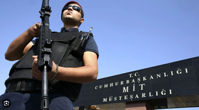 Sahte MİT’çiler 2 milyon lira dolandırdı