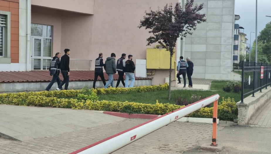 Sahte polis vurgununda 5 kişi tutuklandı