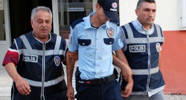 Polis kılığına girdiler! Yüzbinlerce lira…