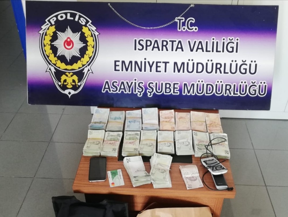 Sahte polislerin yaptığı 400 bin liralık vurguna, gerçek polisler engel oldu 