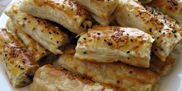 Sahur böreği nasıl yapılır? Pratik sahur için tok tutan börek tarifi