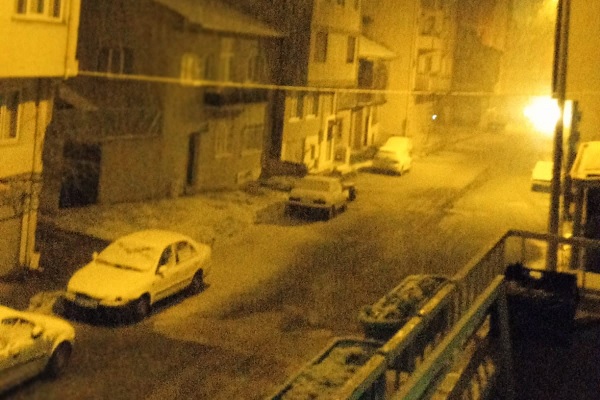 Sahur vakti başladı, kent beyaza büründü