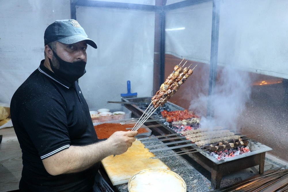 Sahurda kebap keyfi 