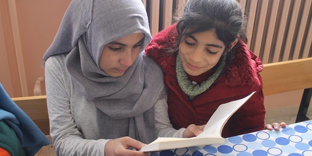 Said Nursi İmam Hatip'ten kitap sandığı projesi