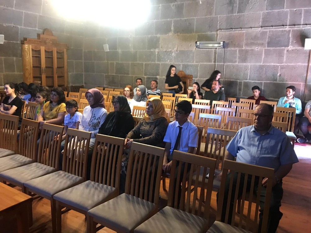 Şair Fazıl Ahmet Bahadır okurları ile buluştu 