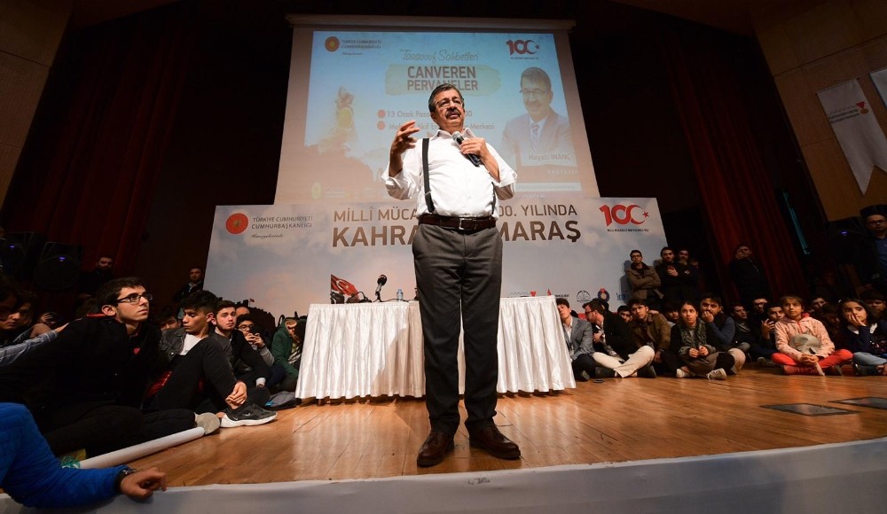 Şair-Yazar Hayati İnanç sevgisi salona sığmadı 