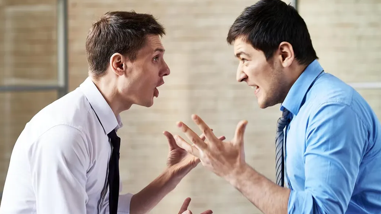 Şaka Bile Olsa Söylemeyin: Yargıtay’a Göre Bu Kelimeler Hakaret Sayılıyor!