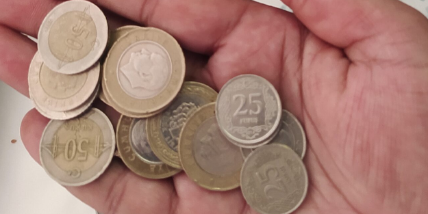 Şaka değil gerçek! 13 lira için 8 eve haciz geldi