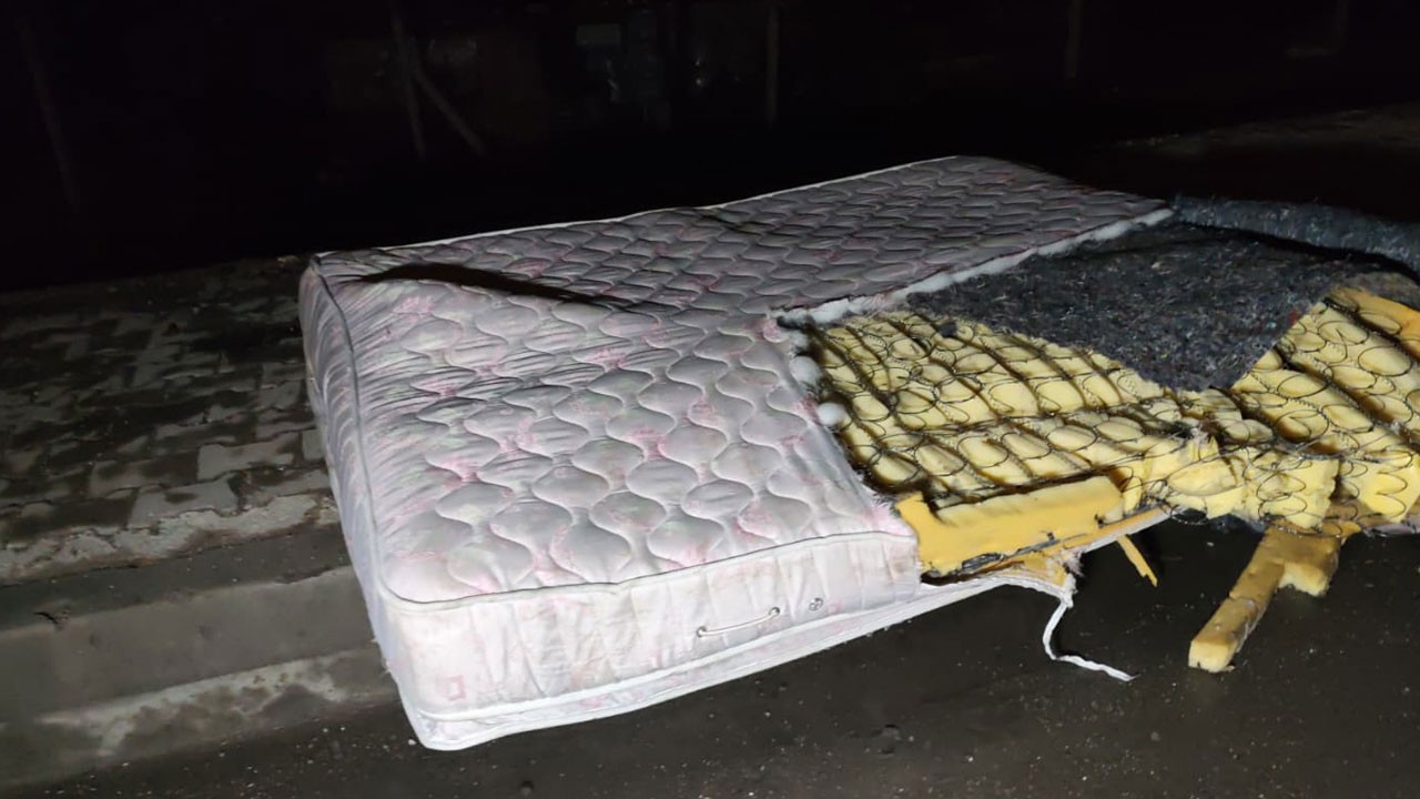 Şaka değil gerçek! Kazaya yatak sebep oldu