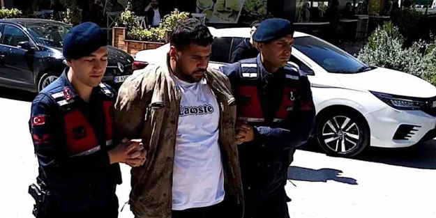 Şaka yapan arkadaşını bıçakladı