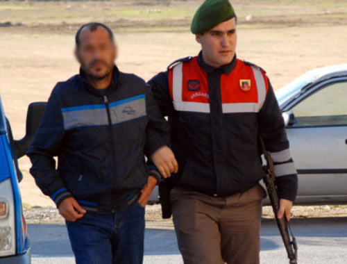 Şakalaştığı arkadaşlarını komaya soktu