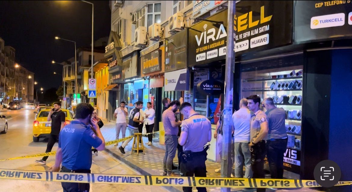 Sakar silahlı saldırgan iş yerine arka arkaya ateş açtı