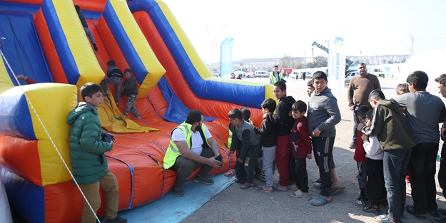 Sakarya Büyükşehir Belediyesinden depremzedelere destek