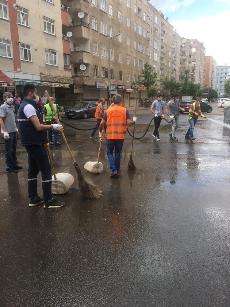 Sakarya Caddesi dezenfekte edildi 