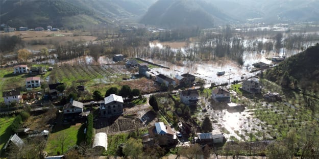 Sakarya Nehri taştı, her şey, her yer sular altında kaldı! Akılalmaz görüntü şok etti