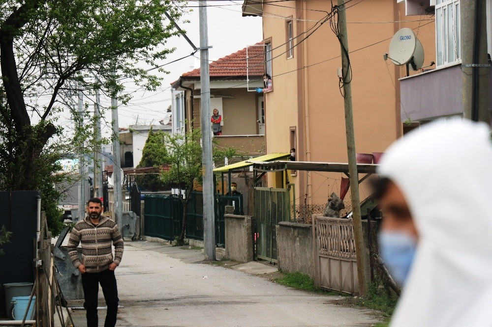 Sakarya şehir merkezinde bir sokak karantina altına alındı 