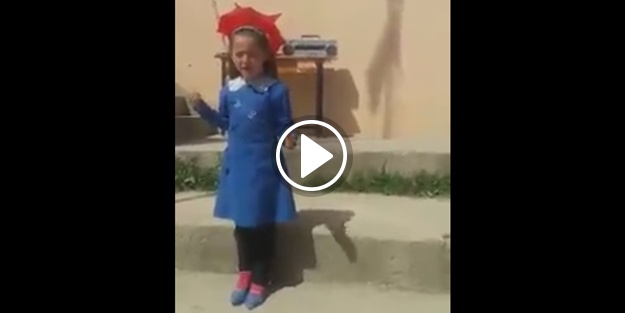 'Sakarya Türküsü'nü ezbere okuyan minik kız