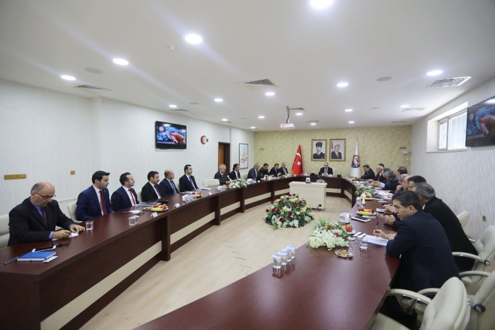 Sakarya Valiliğinde koronavirüs toplantısı 