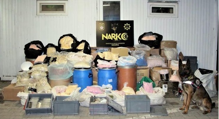 Sakarya’da 2 milyon 922 bin 195 adet cinsel içerikli hap ve vitamin hapı ele geçirildi 