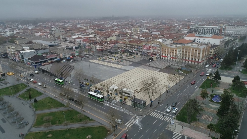 Sakarya’da boş kalan cadde ve sokaklar havadan görüntülendi 
