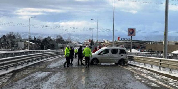 Buz etkisini gösterdi! 9 araç birbirine girdi
