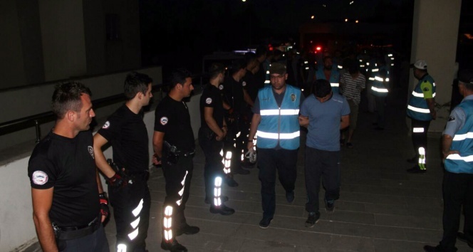 Sakarya'da darbeci 100 asker adliyeye sevk edildi