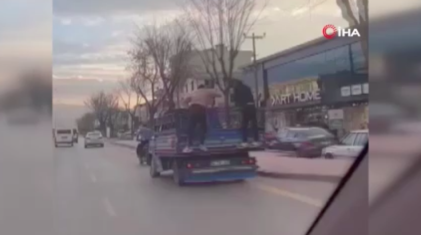 Sakarya’da ilginç görüntü: Gören dönüp bir daha baktı