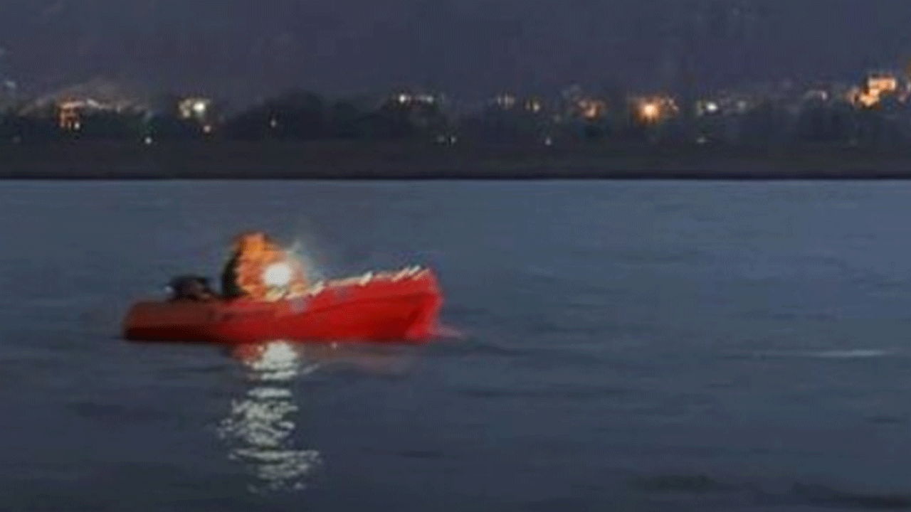 Sakarya'da kano alabora oldu! 15 yaşındaki çocuk kayıp!