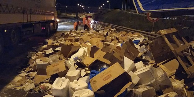 Sakarya'da kolonya ve dezenfektan yüklü tır kaza yaptı