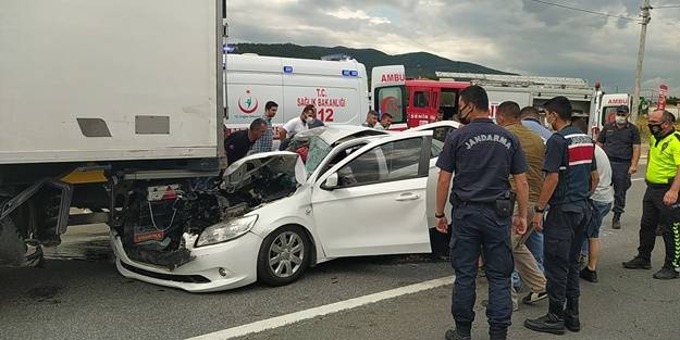 Sakarya'da korkunç kaza! Yaralılar var